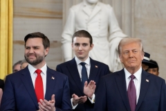 Prezident-Donald-J.-Trump-a-viceprezident-JD-Vance-skladaji-prisahu-2025