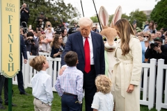 tradicni-Easter-Egg-Roll-akce-na-South-Lawn-Bileho-domu-2025